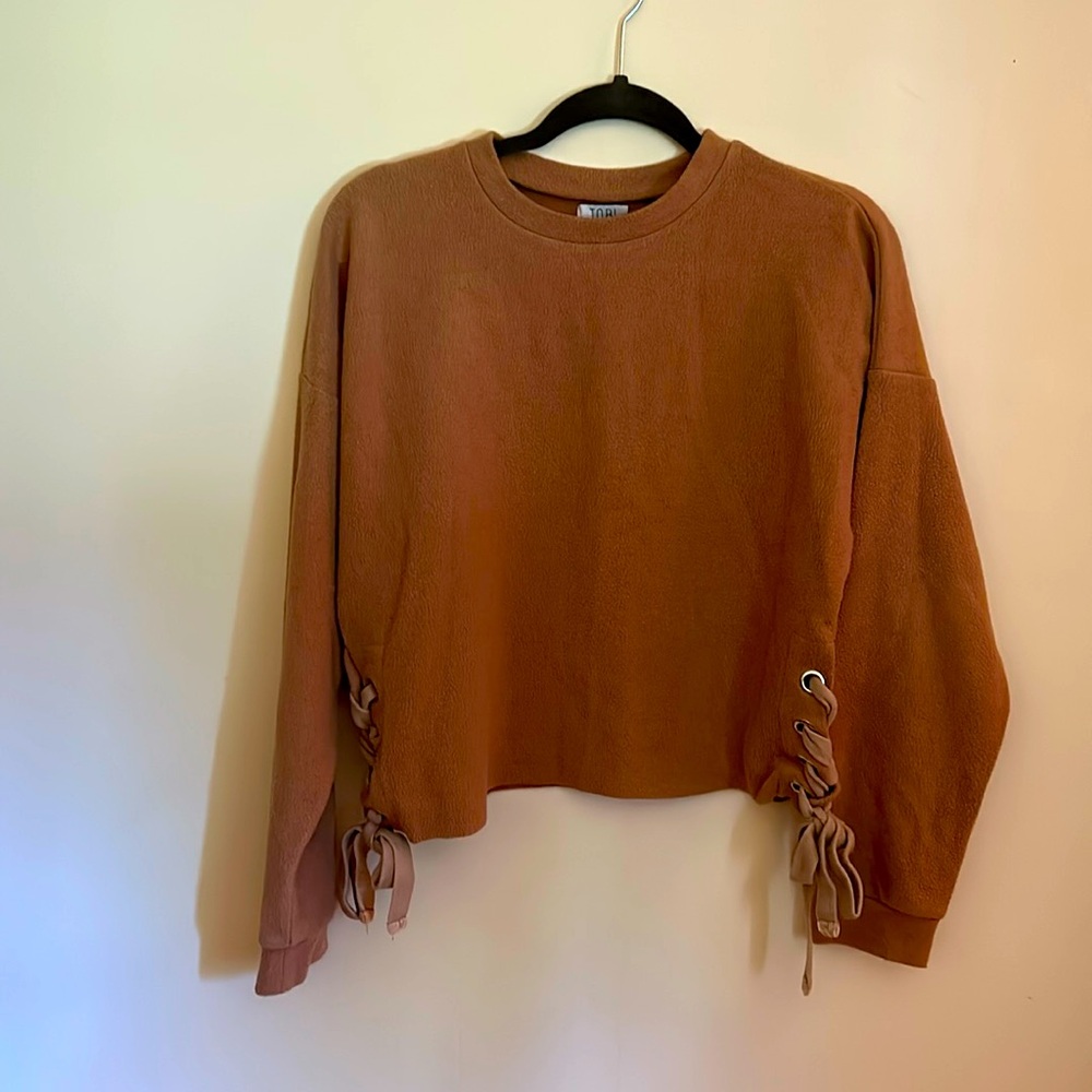Coral/tan-ish color fleece sweatshirt super cute!